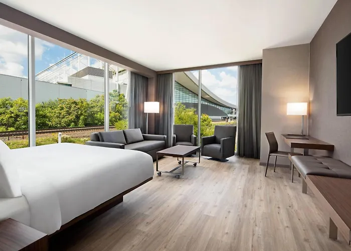 Hotel Ac By Marriott Downtown 3*