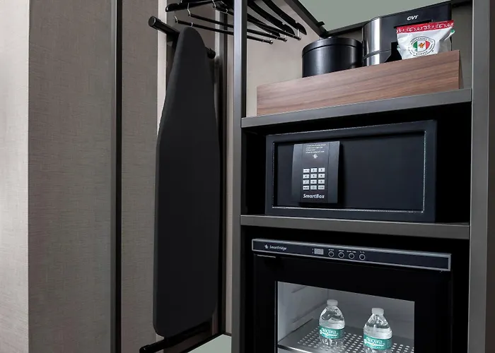 Ac By Marriott Downtown Hotel 3*
